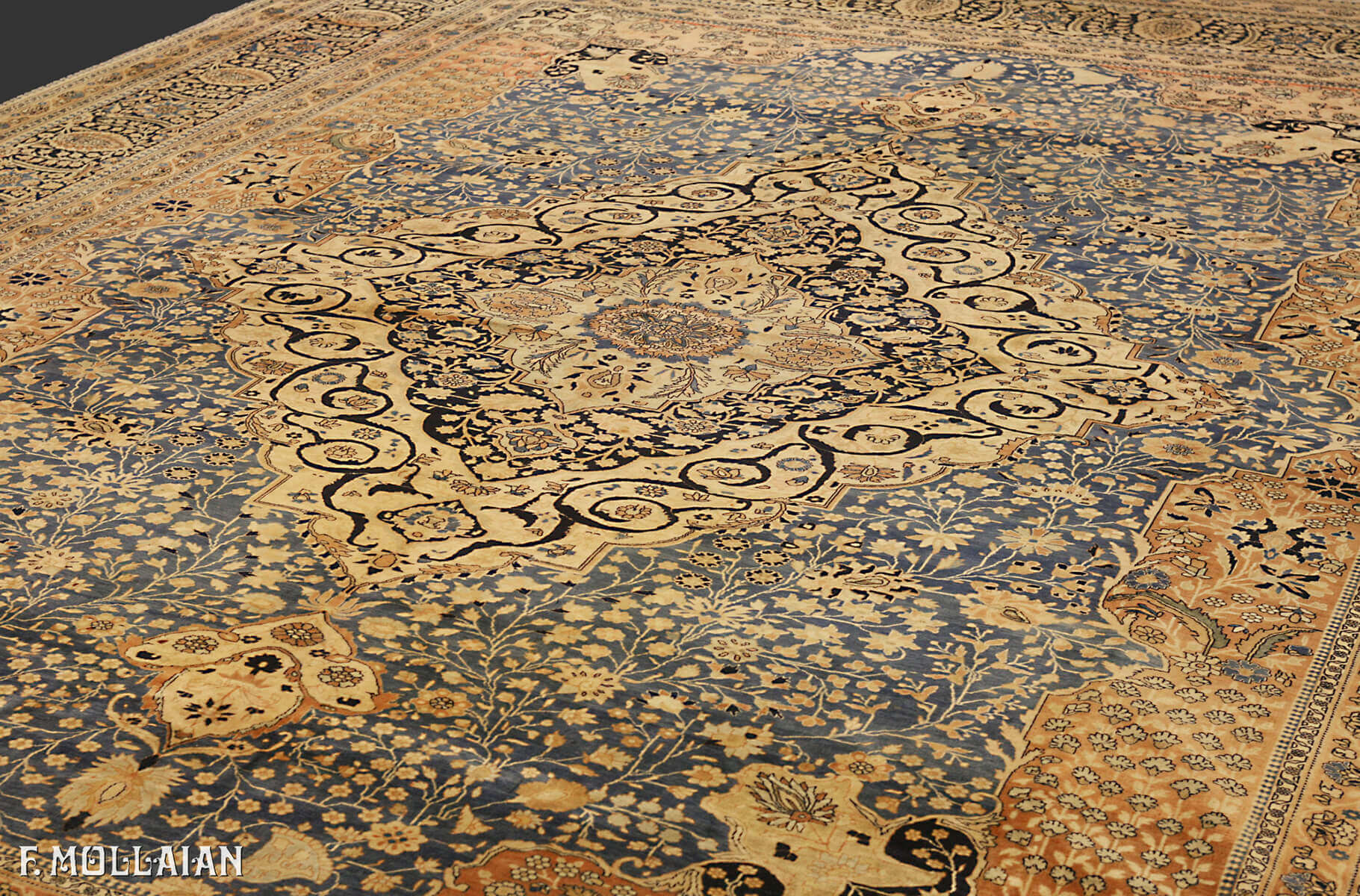 A Large Antique Persian Kashan Mohtasham Carpet n°:16907327